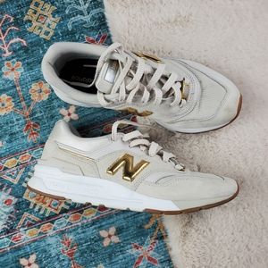 New Balance Classics 997H Moonbeam/Gold Women US 8.5